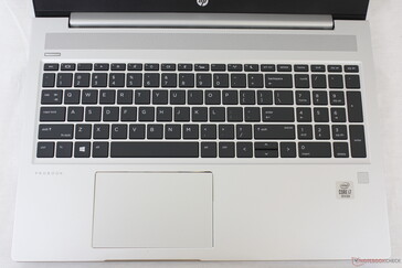 La sensazione della tastiera e il layout rimangono identici al ProBook 450 G6 2019