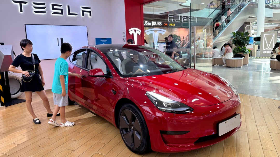 Tesla Model 3: nuovo taglio dei prezzi in Italia 