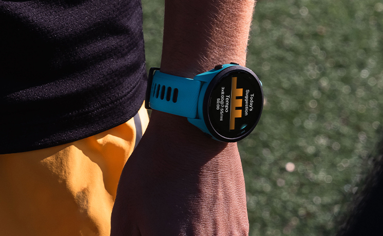 Garmin risolve vari bug dell'interfaccia utente e del sistema con un nuovo  aggiornamento per l'attuale smartwatch Forerunner entry-level -   News