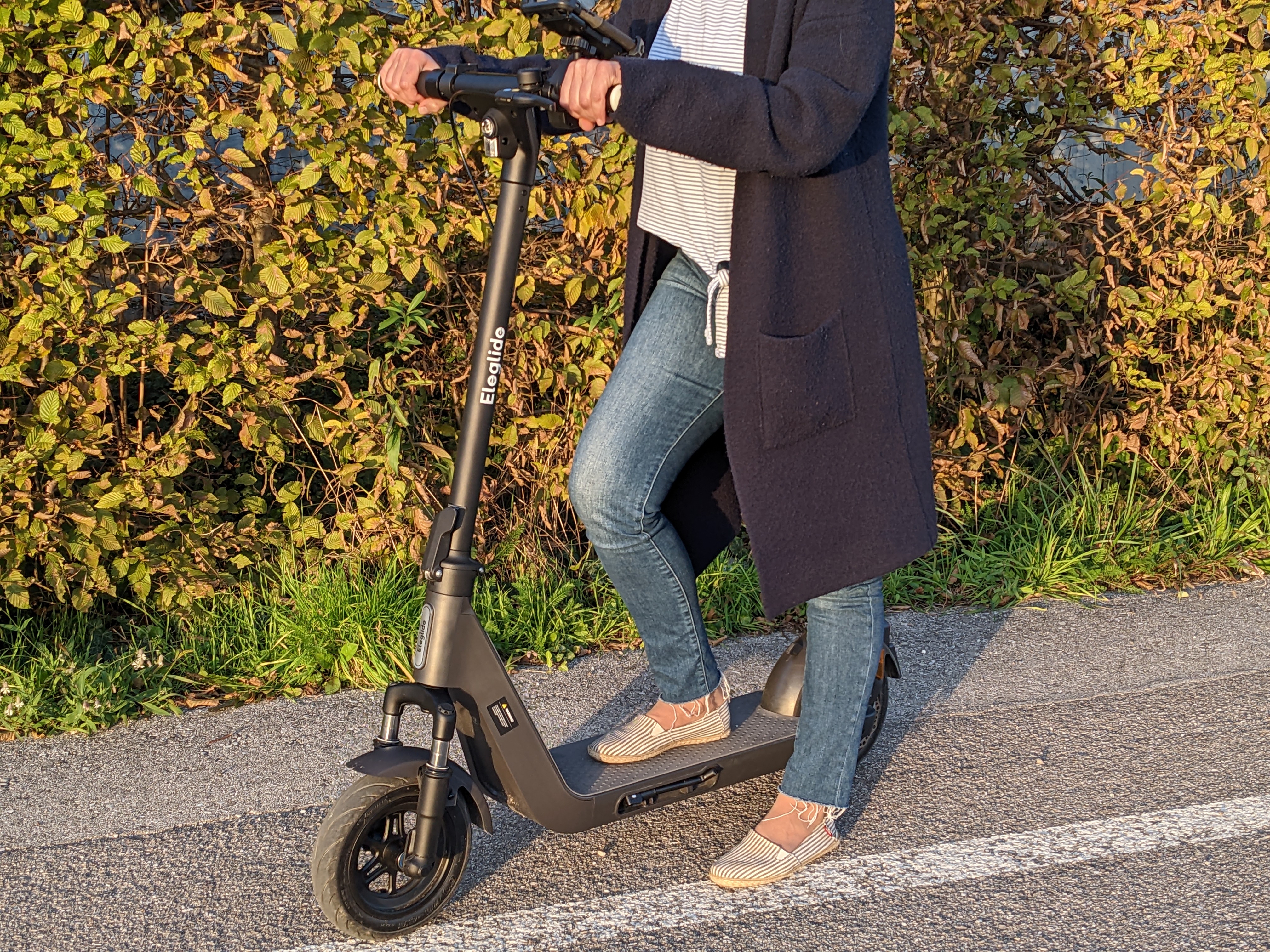 Recensione di Eleglide Coozy: E-scooter veloce con gomme ad aria e una  buona autonomia 