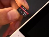 Una scheda SD SanDisk da 512 GB (fonte immagine: SanDIsk)