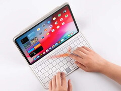 Tastiera Fusion 2.0: Tastiera con touchpad integrato.