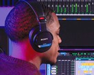 Sony presenta le cuffie professionali MDR-M1 con risposta in frequenza ultra-ampia per l'utilizzo nella registrazione audio, nel mixaggio e nel mastering. (Fonte: Sony)