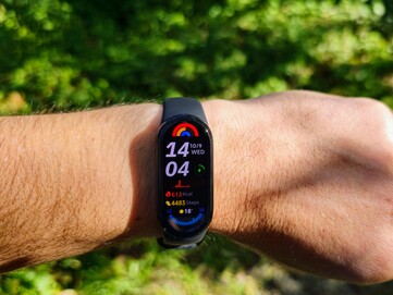 Il display di Smart Band 9 è molto facile da leggere al sole.