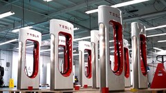 Tesla può costruire una stazione Supercharger in 4 giorni con i prefabbricati (immagine: Tesla)