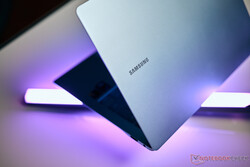 In recensione: Samsung Galaxy Book4 Edge 14, dispositivo di prova fornito da Samsung: