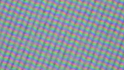 Il display LC utilizza una classica matrice di sub-pixel RGB composta da un diodo a emissione luminosa rosso, uno blu e uno verde.