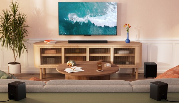 La Fire TV Soundbar Plus può essere acquistata separatamente o con un subwoofer esterno e diffusori surround. (Fonte immagine: Amazon)