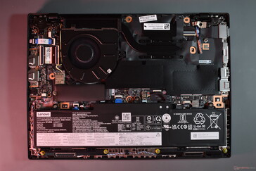 Lenovo ThinkPad L14 Gen 5 AMD: Interno