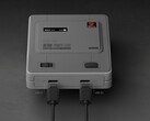 Il Retro Power Bank di AYANEO è disponibile in una finitura ispirata al SNES. (Fonte: AYANEO)