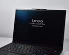 Il prezzo sta per scendere: In arrivo altre opzioni per il Lenovo ThinkPad X1 Carbon Gen 13, tra cui schermi IPS e CPU Ultra 5 (fonte: Benjamin Herzig)