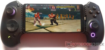 L'Abxylute S9 si è comportato bene in Street Fighter IV, anche se non è un fight stick in stile arcade. (Fonte: Notebookcheck)