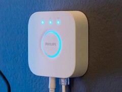 Una nuova funzionalità per controllare più ponti Philips Hue è in arrivo nel 2024. (Fonte: Philips Hue)