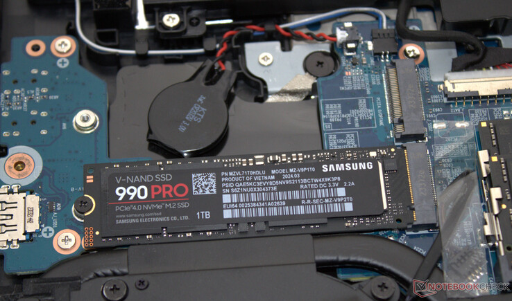 Il Pro 16 offre spazio a due SSD PCIe-4.