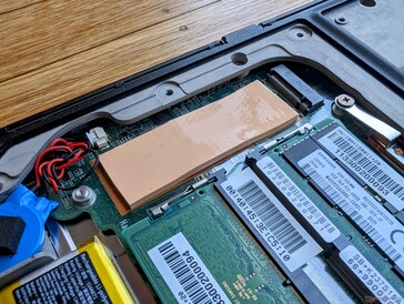 Slot M.2 secondario non occupato, con pad termico per l'espansione