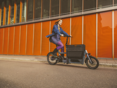 La cargo bike elettrica Car.los V1 può essere ripiegata. (Fonte: Car.los)