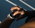 La funzionalità touchscreen dovrebbe ora essere rispettata da più smartwatch Forerunner. (Fonte: Garmin)