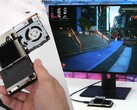 Il mini PC Steam Deck di ETA Prime è molto spoglio, ma ha un'acustica e una termica migliori rispetto allo Steam Deck standard, grazie a un case aperto e a un maggior numero di dissipatori di calore. (Fonte immagine: ETA Prime su YouTube - modificato)