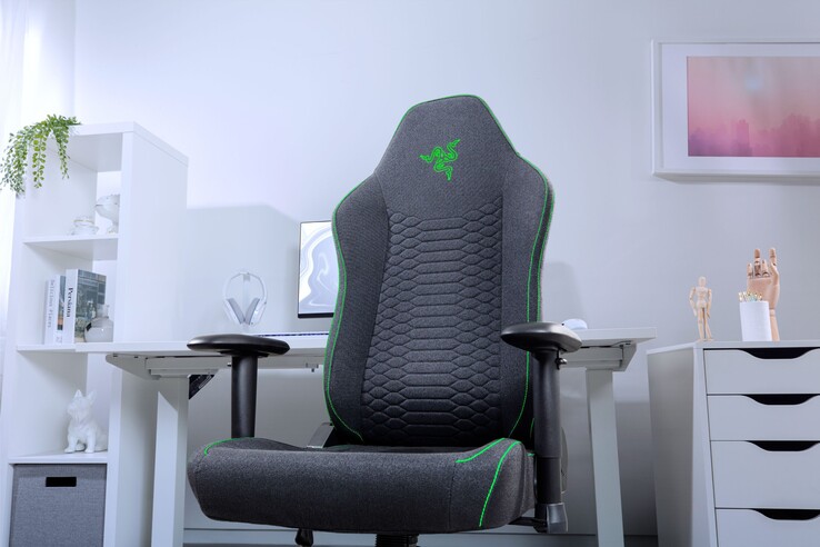 La nuova sedia da gioco economica di Razer ha un supporto lombare integrato. (Fonte immagine: Razer)