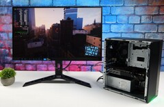 Il PC da gioco compatto e conveniente in tutto il suo splendore (Fonte immagine: ETA Prime su YouTube)