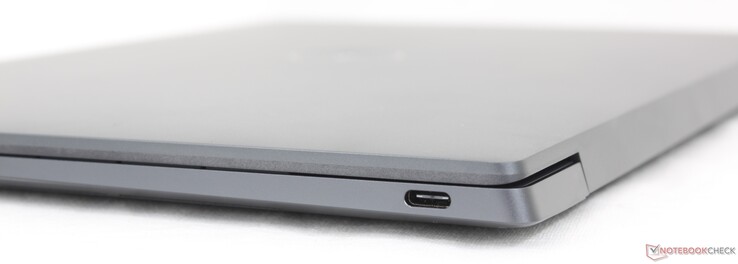 A destra: USB-C 4 (40 Gbps) con Power Delivery + DisplayPort