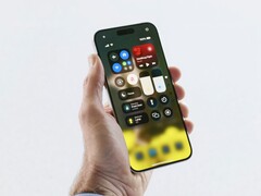 iOS 18 permette agli utenti di personalizzare finalmente il Centro di Controllo. (Fonte immagine: Apple)