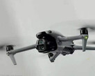 Il DJI Air 3S potrebbe presentare diversi aggiornamenti rispetto all'Air 3 dello scorso anno. (Fonte immagine: vari)