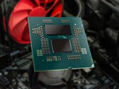 La CPU Zen 5 più potente, Ryzen 9 9950X, costa 649 dollari. (Fonte immagine: AMD, Unsplash, modificato)