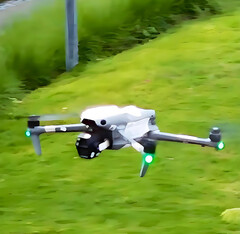 Il DJI Air 3S sarà probabilmente uno dei suoi droni più costosi. (Fonte immagine: @DJI_ZTF)