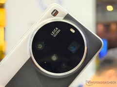 Nonostante abbia conquistato il primo posto nel test dello zoom di DxOMark, lo Xiaomi 15 rimane in una posizione mediocre nella classifica delle ammiraglie con fotocamera. (Fonte: Alexander Fagot, Notebookcheck)