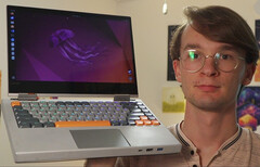 Lo YouTuber costruisce un laptop fai da te con tastiera meccanica perché la tastiera originale si è guastata due volte (Fonte: Marcin Plaza)