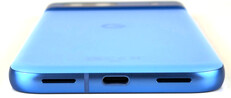 Lato cassa inferiore (altoparlante, porta USB, altoparlante)