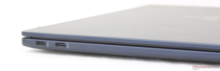 A sinistra: USB-C 4.0 (40 Gbps) con DisplayPort + Power Delivery, USB-C 3.2 (10 Gbps) con DisplayPort + Power Delivery