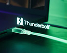 Il dirigente di Lenovo afferma che è "ancora presto" per l'adozione diffusa di Thunderbolt 5 da parte dei sistemi (Fonte immagine: Razer - modificato)