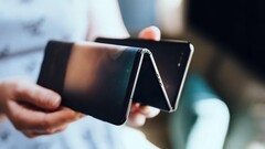 TCL ha già mostrato un prototipo di smartphone trifold. (Fonte: TCL)