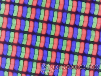 Sottopixel RGB nitidi, con una granulosità minima dovuta alla sovrapposizione lucida