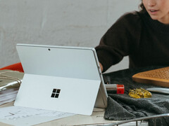 Microsoft darà il via al 2025 con le nuove versioni di Surface Laptop e Surface Pro basate su x86. (Fonte: Microsoft)