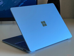 Surface Laptop in blu zaffiro