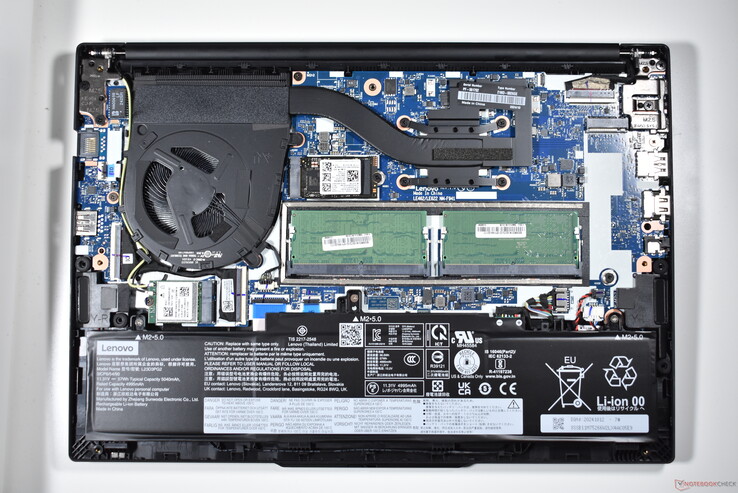 Lenovo ThinkPad E14 Gen 6: Interno