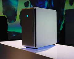 Un elegante chassis bianco per il desktop Area-51. (Fonte: Alienware)