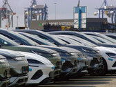 I porti europei sono intasati da auto cinesi (immagine: RTL NL)