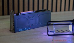 Sono emerse online nuove informazioni sulla scheda grafica RDNA 4 top-spec di AMD (fonte: Notebookcheck)