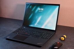 in recensione: Lenovo ThinkPad T16 G2 AMD, dispositivo per la recensione fornito da