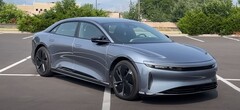 La Lucid Air Grand Touring vanta un&#039;autonomia impressionante di 480 miglia. (Fonte: TFLEV via YouTube)