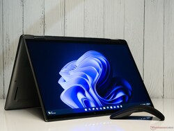 Latitude 7450 2-in-1 è un solido computer portatile convertibile