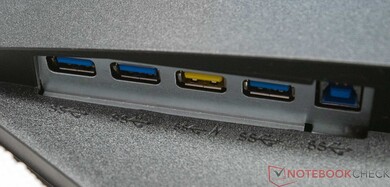 Viene installato anche un hub USB