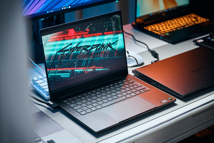 Razer Blade 14 con Cyberpunk 2077.