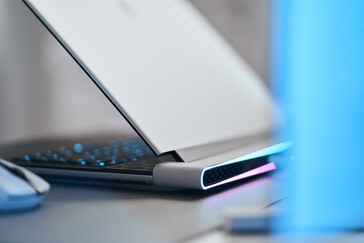 L'Alienware X16 ha un design che divide, per non dire altro.