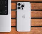 L'iPhone 15 di Apple e l'iPhone 15 Pro di das sono stati gli smartphone più venduti nel 2024. (Fonte: Lala Azizli)