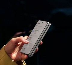 Appleil primo pieghevole di OPPO sembra destinato ad avere dimensioni simili a quelle dell&#039;OPPO Find N2. (Fonte immagine: OPPO)